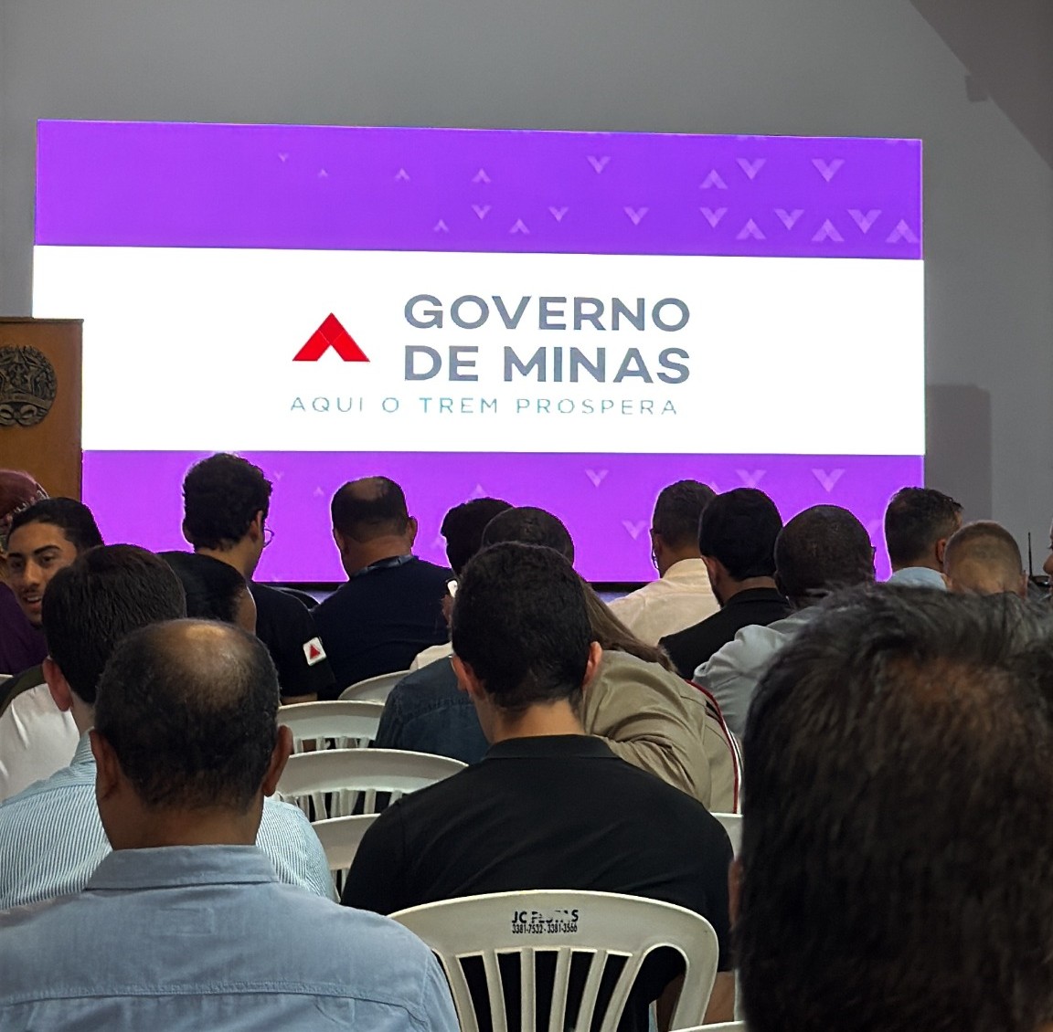 Painel para apresentação Governo de Minas